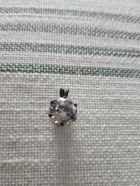 Vintage Classic Clear Crystal Solitaire Pendant - Silver Tone